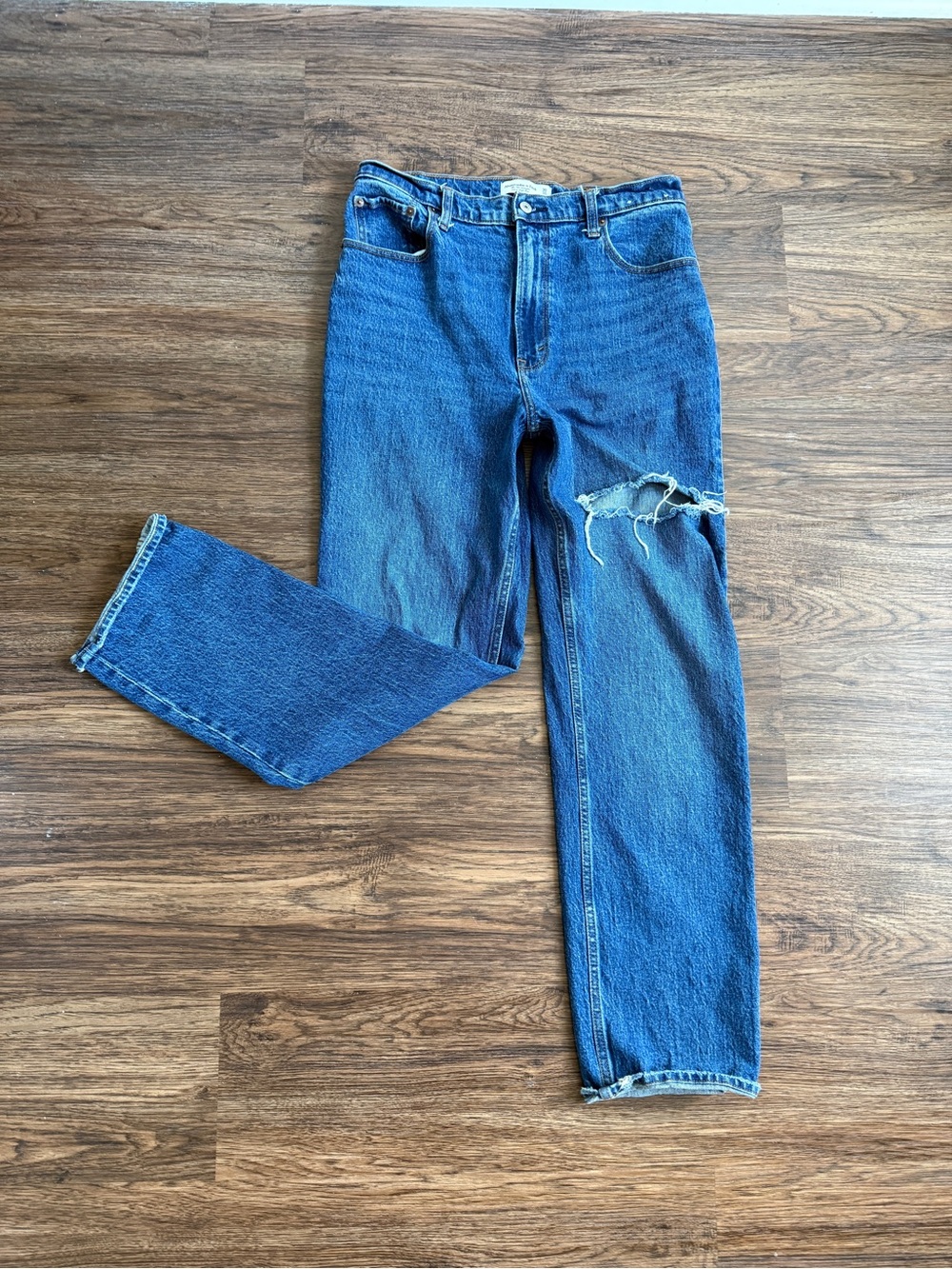 Abercrombie & Fitch The 90s Straight Ultra High Rise Jeans Size 30 in 10